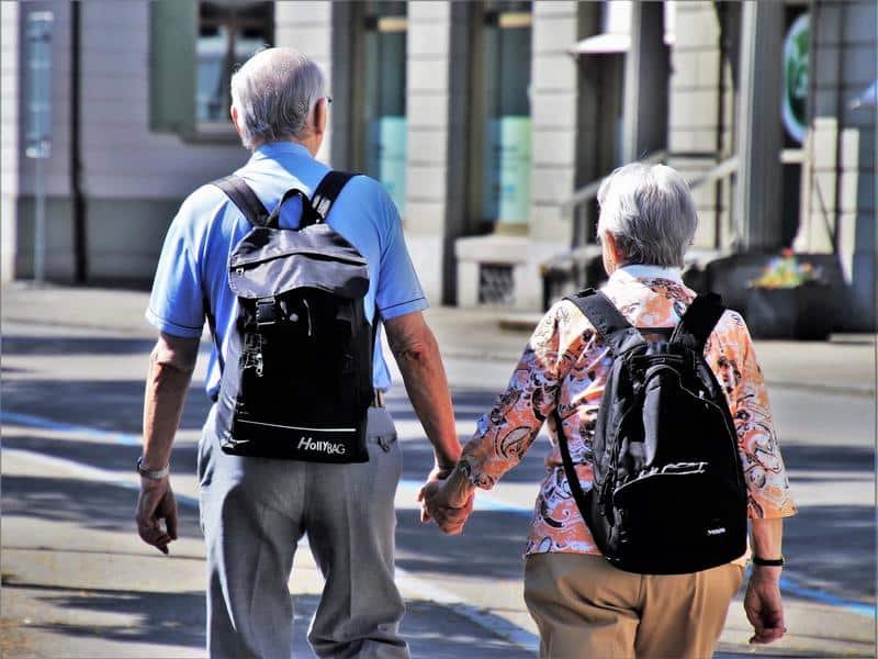 5 Powerful Strategies for Millennial Couples to Balance Nostalgia and Personal Growth