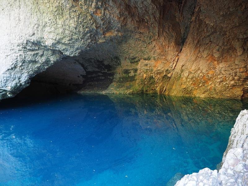 water, bluish, shining