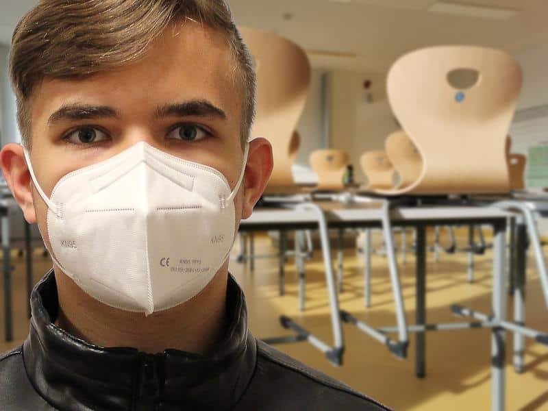 student, teenager, protective mask