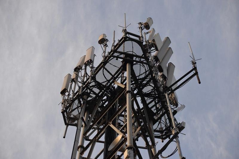 telecommunications tower, transmitters, 4g tower