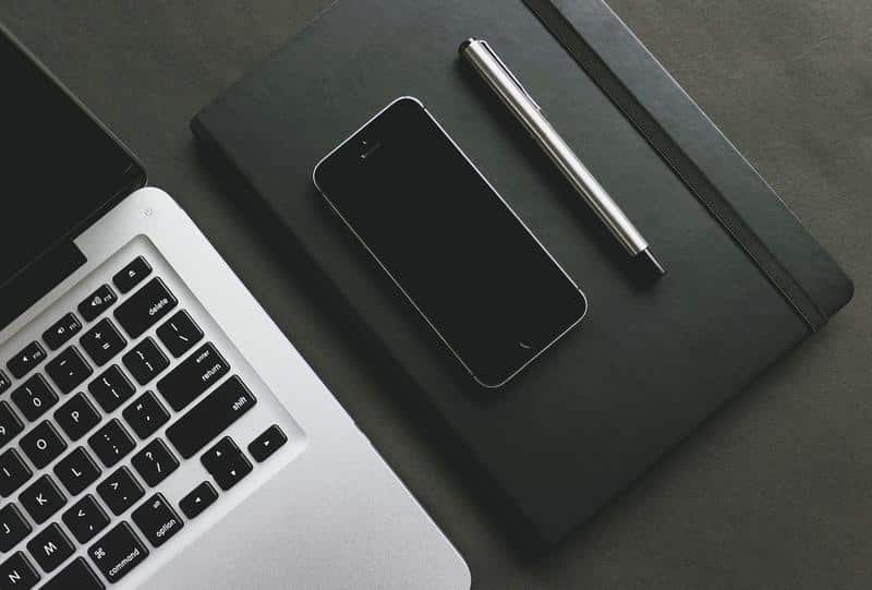 How Tech Professionals Can Master the Art of Balancing Skill Development and Industry Knowledge