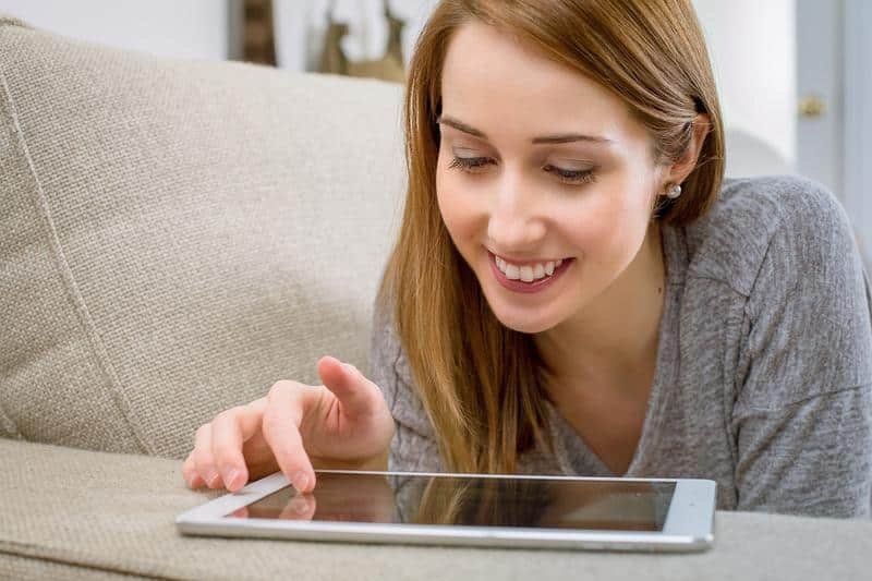 woman, tablet, relaxed