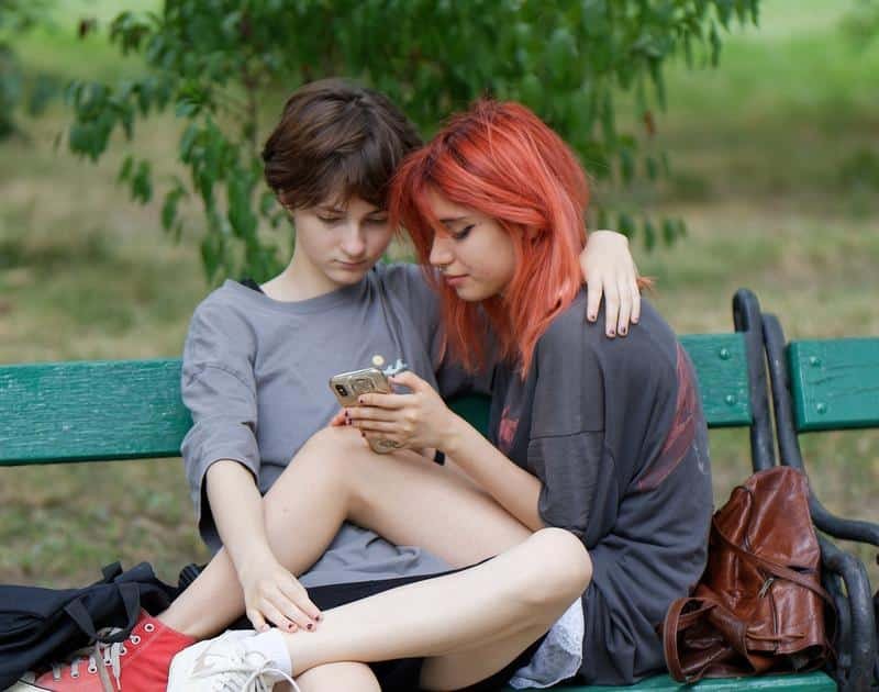 Feminine Lesbians: 5 Powerful Tips to Navigate Gender Roles in Your Relationship