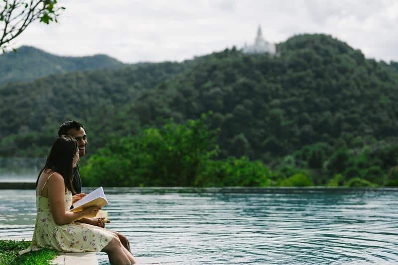 books, reading, couples reading books