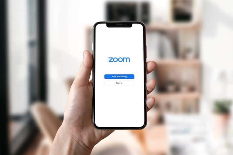 hand, phone, zoom
