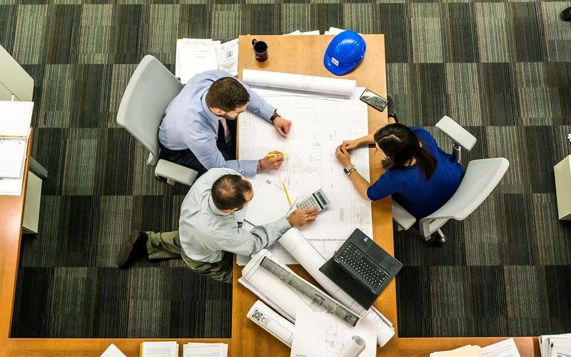 How to Improve IT and Business Communication: 3 Essential Strategies for Project Managers