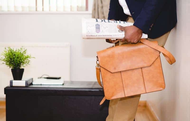 How Young Professionals Can Balance Independence and Love: 3 Essential Principles