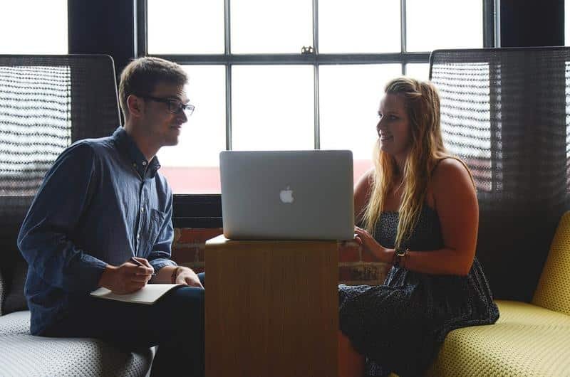 Mastering the Art of Balancing Decisiveness and Collaboration in Startups: A Comprehensive Guide for Managers